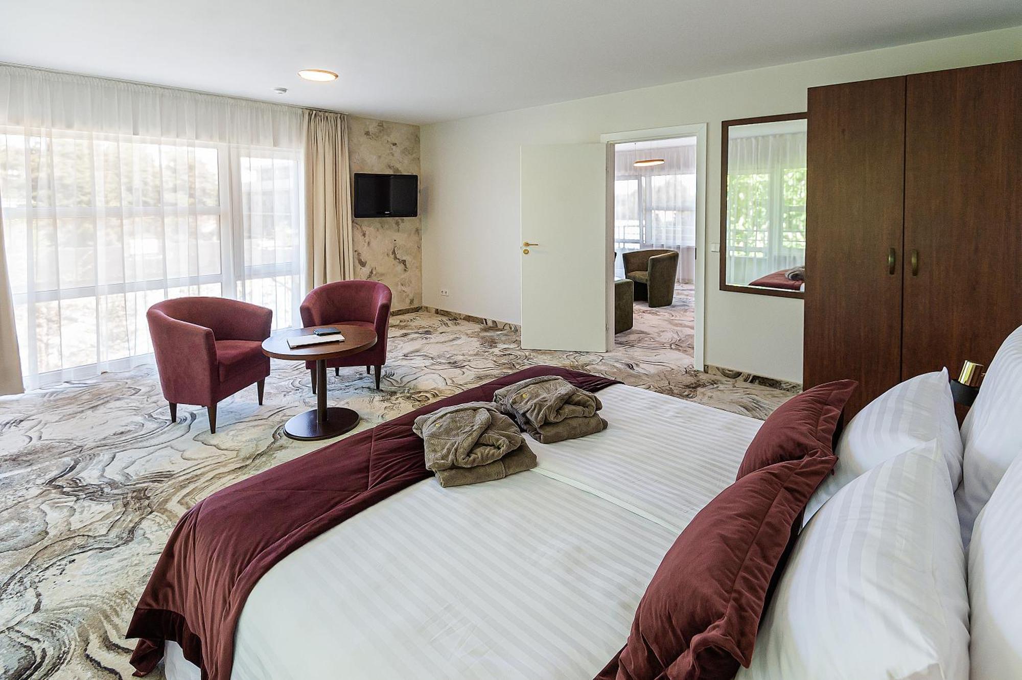 Palangos Vetra Hotel Palanga Ngoại thất bức ảnh